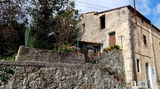 zoom immagine (Rustico 40 mq, 2 camere, zona Sant'Onofrio)