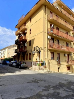 zoom immagine (Appartamento 140 mq, soggiorno, 3 camere, zona San Giuseppe Jato - Centro)