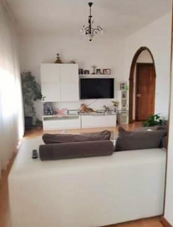 zoom immagine (Appartamento 88 mq, soggiorno, 2 camere, zona Adria)