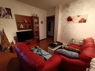 zoom immagine (Appartamento 75 mq, soggiorno, 2 camere, zona Badia Polesine - Centro)