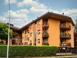 zoom immagine (Appartamento 170 mq, soggiorno, 3 camere, zona San Fruttuoso / Triante / San Carlo / San Giuseppe)
