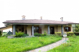 zoom immagine (Villa 194 mq, soggiorno, 3 camere, zona Trivignano Udinese)