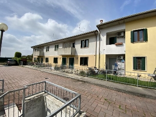 zoom immagine (Casa a schiera 175 mq, soggiorno, 3 camere, zona Azzano)