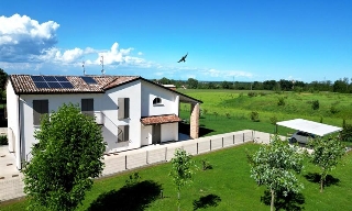 zoom immagine (Bifamiliare, soggiorno, 3 camere, zona Castelnuovo Fogliani)
