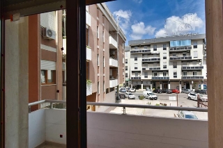 zoom immagine (Appartamento 150 mq, soggiorno, più di 3 camere, zona Salesiani)