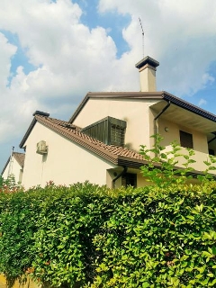 zoom immagine (Casa a schiera 180 mq, soggiorno, 3 camere, zona Castelfranco Veneto - Centro)