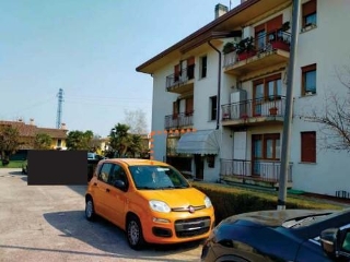 zoom immagine (Appartamento 110 mq, soggiorno, 2 camere, zona Maserada Sul Piave)