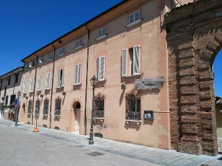 zoom immagine (Palazzo 1200 mq, più di 3 camere)