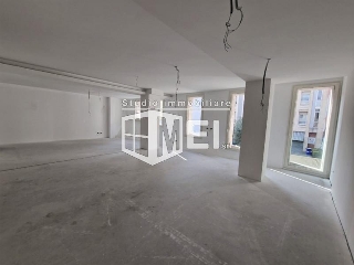 zoom immagine (Appartamento 160 mq, soggiorno, 2 camere, zona Centro Residenziale)