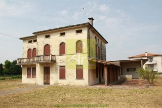 zoom immagine (Casa singola 500 mq, soggiorno, più di 3 camere, zona Camisano Vicentino - Centro)