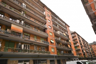 zoom immagine (Appartamento 70 mq, soggiorno, 2 camere, zona Tuscolano)